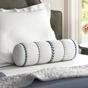 How to Wash a Polyester-Filled Bolster