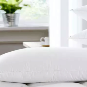 Memory Foam vs. Polyester Pillows