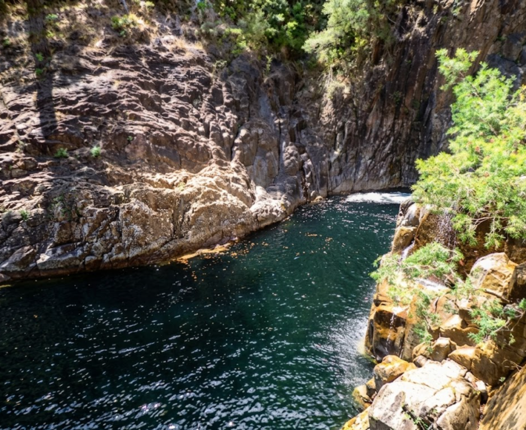 behana gorge casd dsad bdfgfd sdfsd
